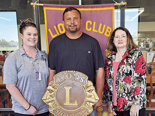 David Tucker speaks at Ranger Lions Club