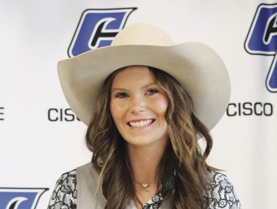 Four Strong Ladies to Represent Cisco At College National Finals Rodeo