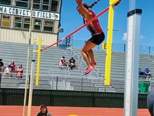 Lady Loboes capture Area track crown