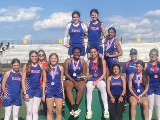 Lady Panthers streak to Area track crown