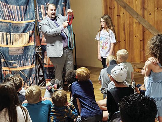 Magic Show amazes crowd in Eastland