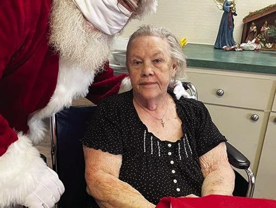 SANTA VISITS NURSING HOME