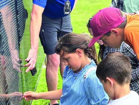 The Wall That Heals: A Time to Reflect, Remember, Honor, Learn