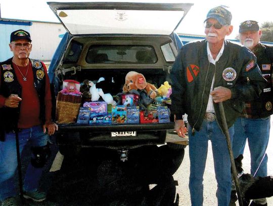 Veterans Group Donates Childrens’ Gifts