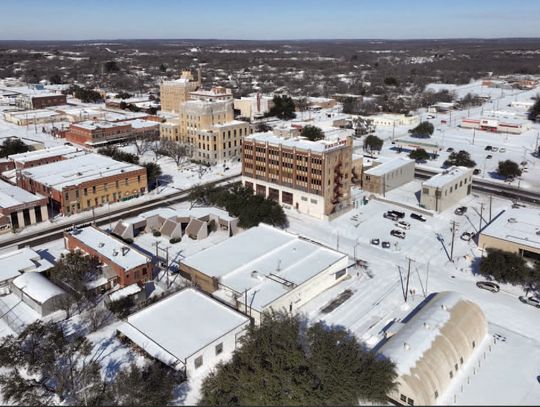 Winter Storm Shuts Down Eastland County