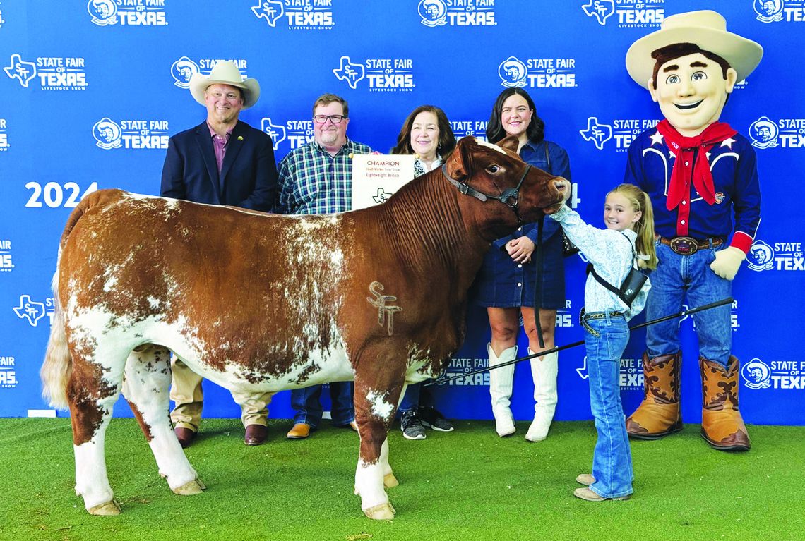 Atmos Energy Purchases Champion Market Steer at State Fair of Texas