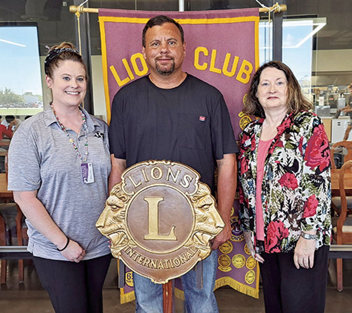 David Tucker speaks at Ranger Lions Club