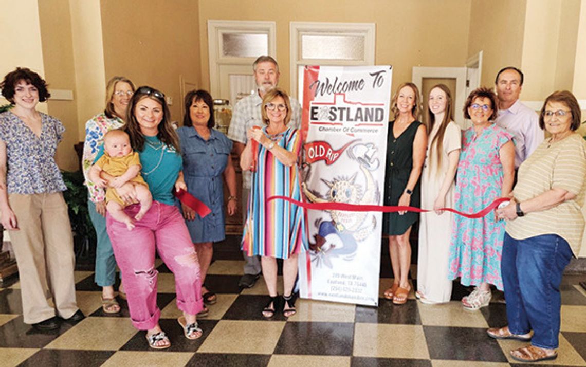 Eastland Chamber holds Ribbon Cutting at Connellee