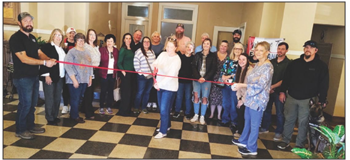 Eastland Chamber holds Ribbon Cutting at Connellee