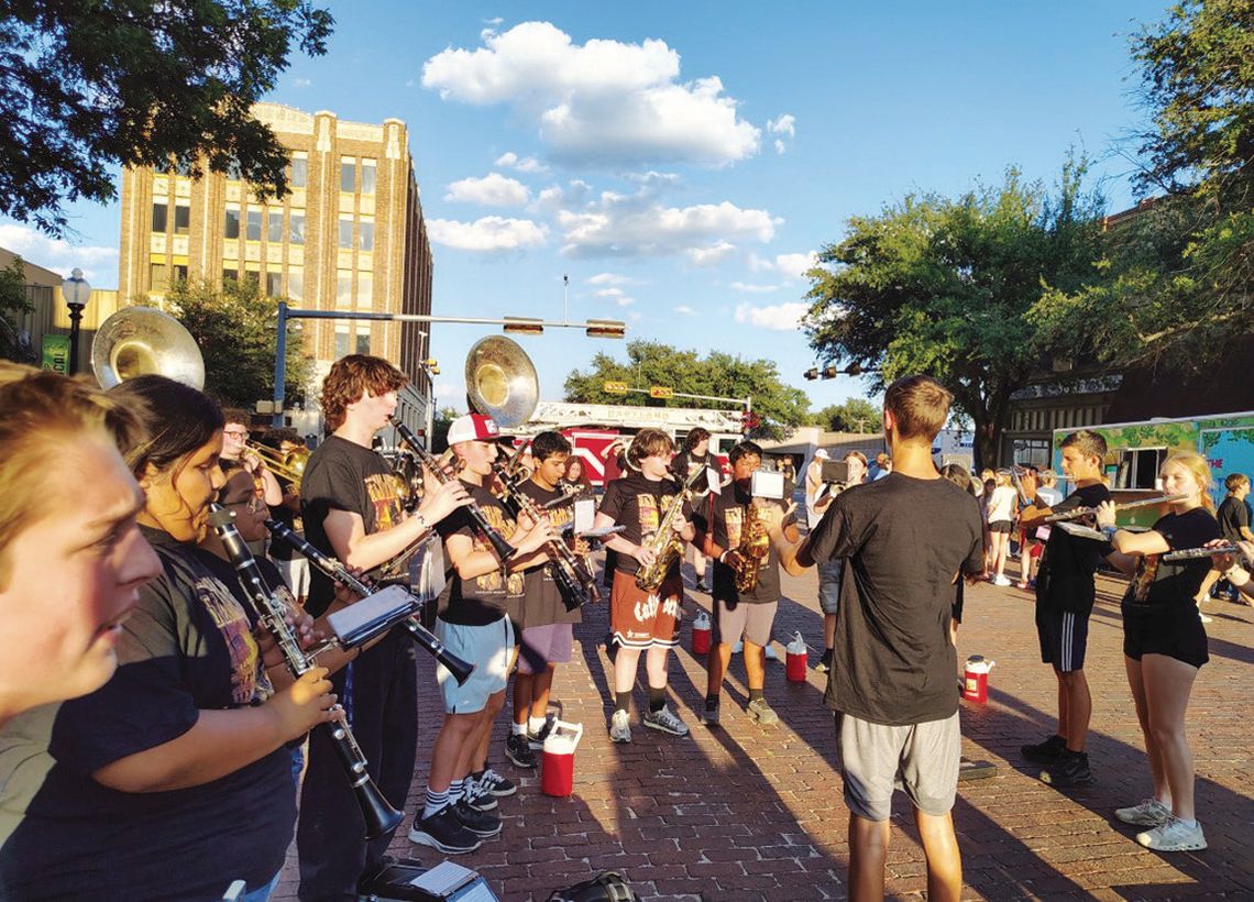 Pep Rally on Square Shows Mavericks’ Spirit Pep Rally on Square Shows Mavericks’ Spirit