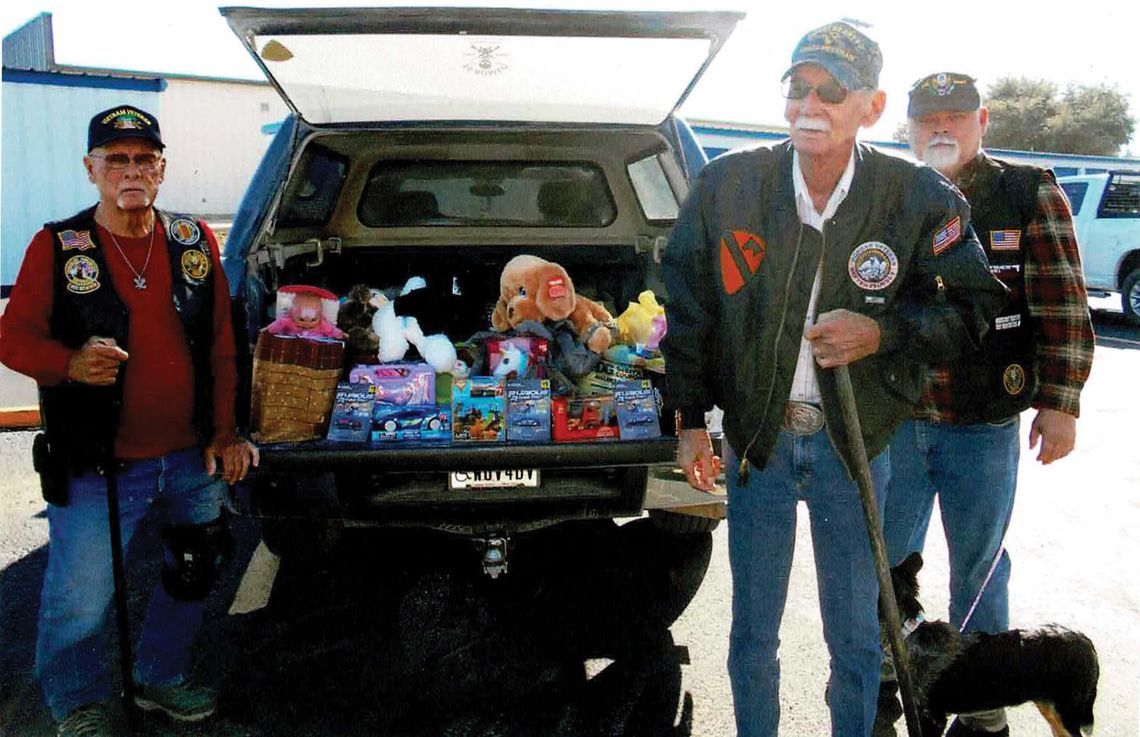 Veterans Group Donates Childrens’ Gifts